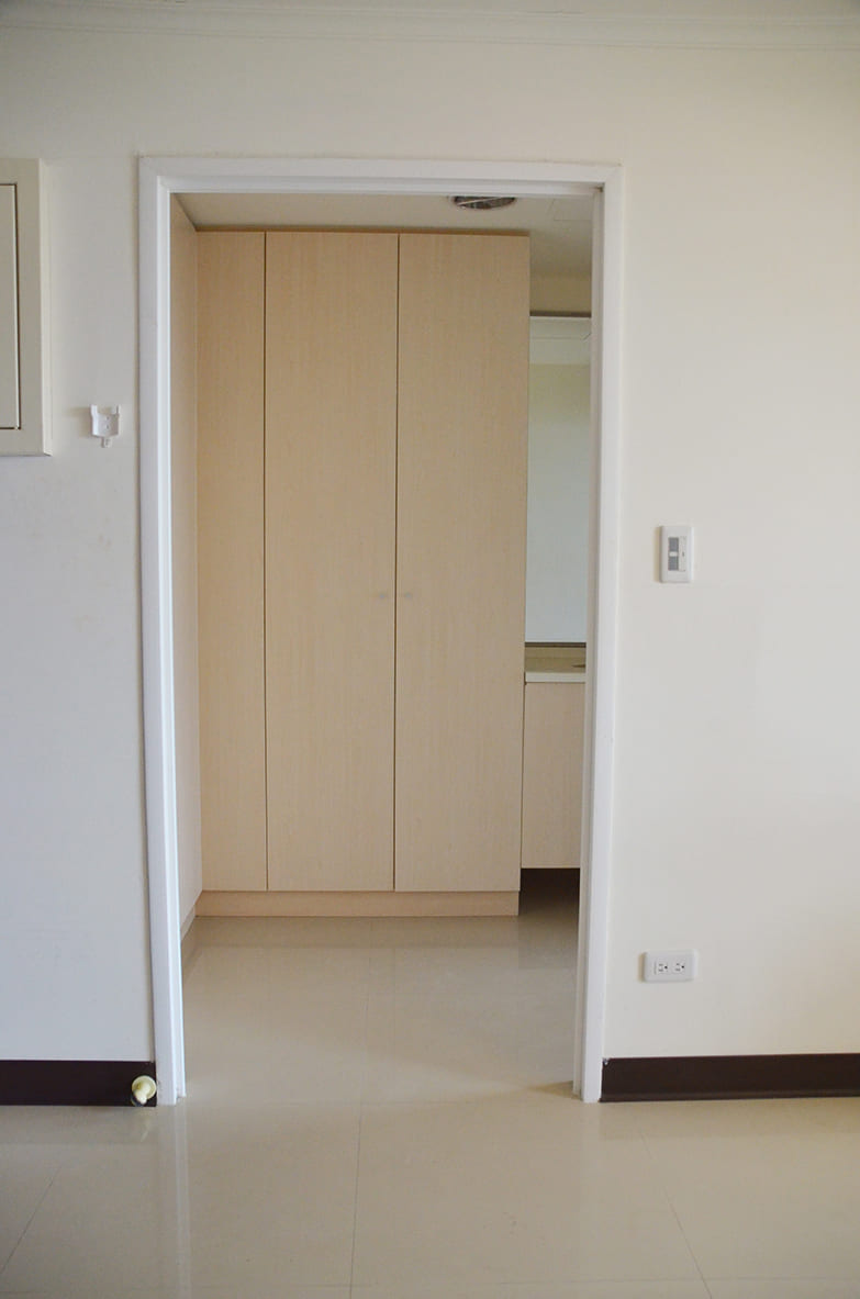 Taichung Dormitory Single Type B wardrobe and door picture.