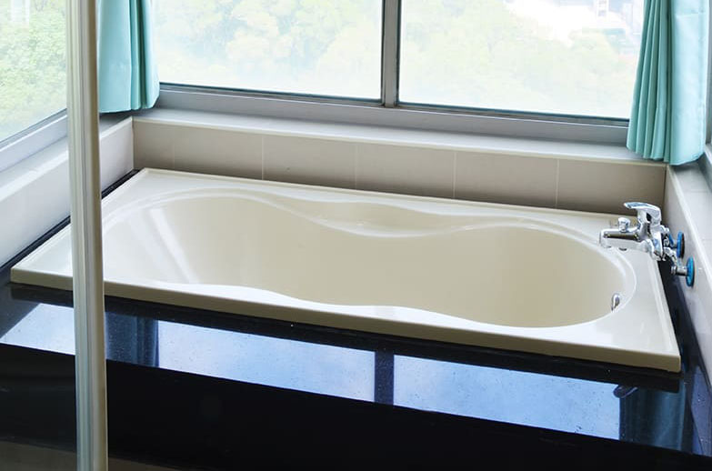 Taichung dormitory four rooms for family members bathtub picture.

